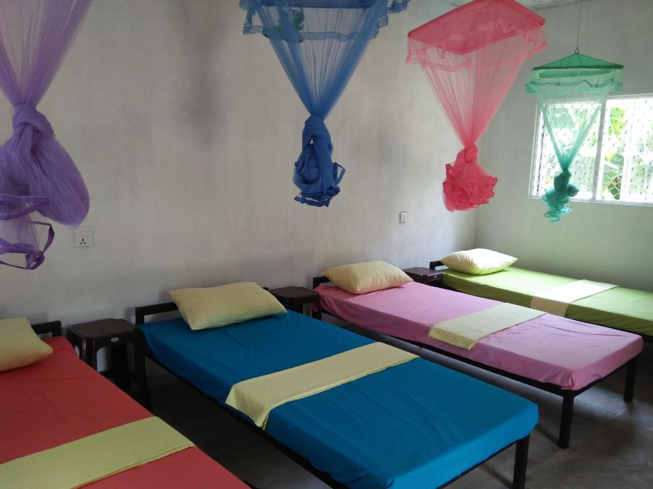 Helena Hostel ディックウェラ エクステリア 写真